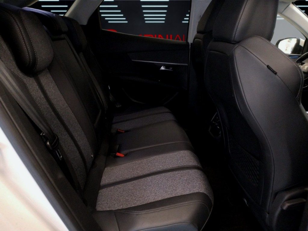 PEUGEOT 3008 BlueHDi 130 Cv EAT8 Automatica Allure Pronta Cons - 17