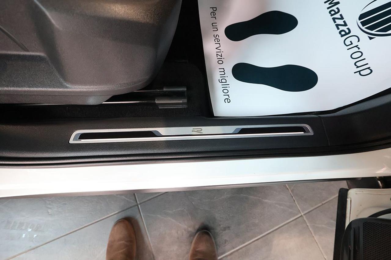 VOLKSWAGEN Tiguan 2.0 TDI 150cv SCR DSG R-Line - 39