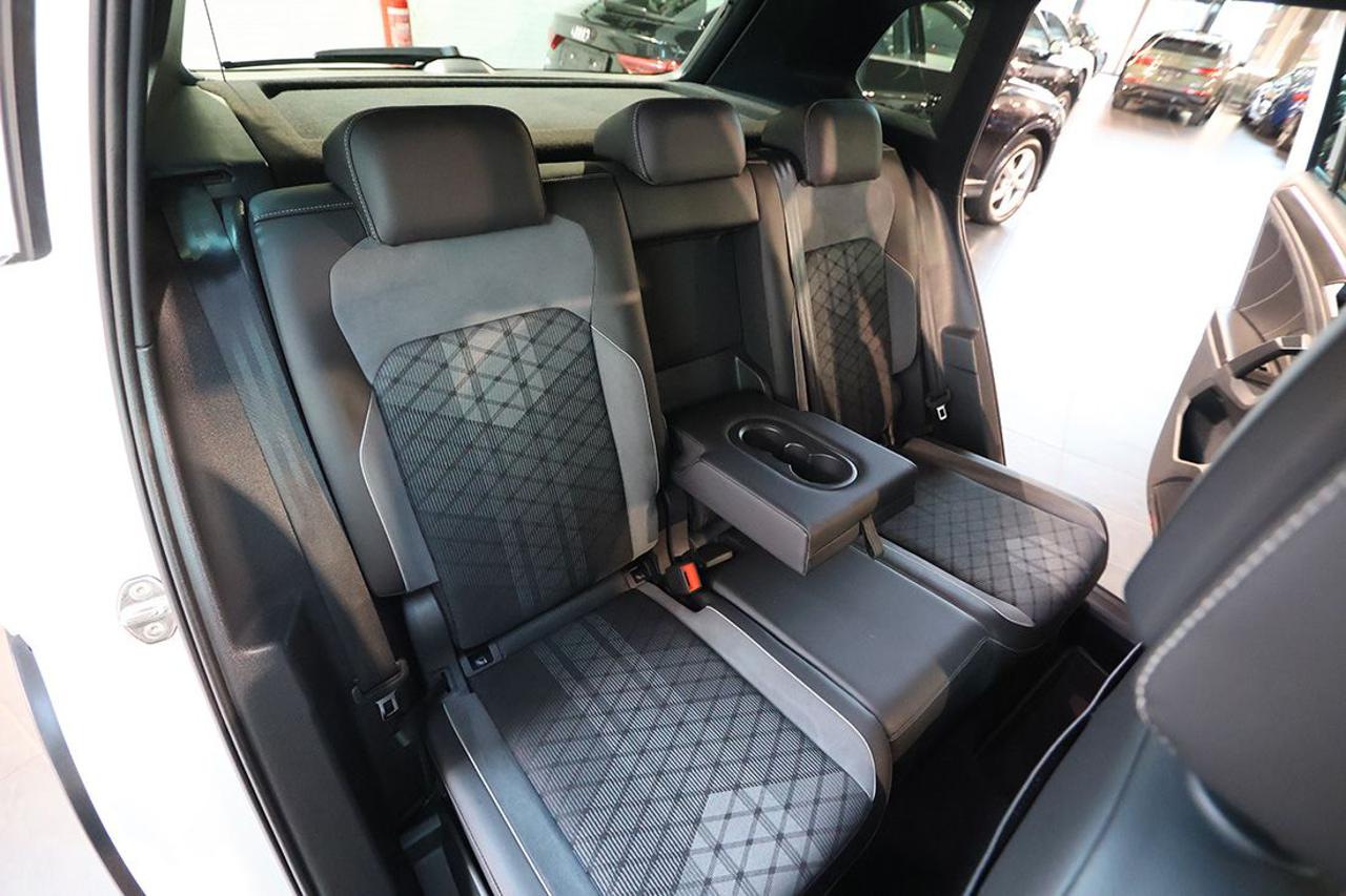 VOLKSWAGEN Tiguan 2.0 TDI 150cv SCR DSG R-Line - 19