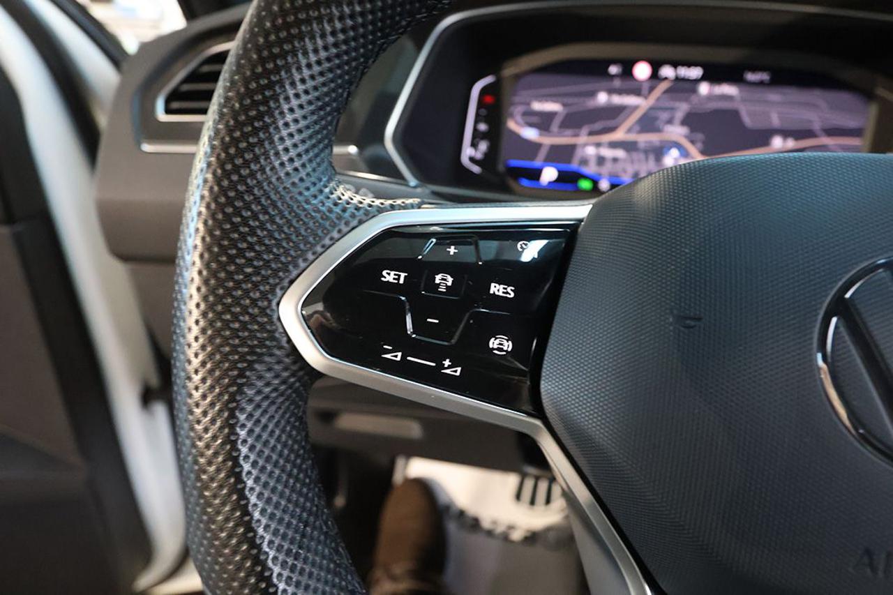 VOLKSWAGEN Tiguan 2.0 TDI 150cv SCR DSG R-Line - 21