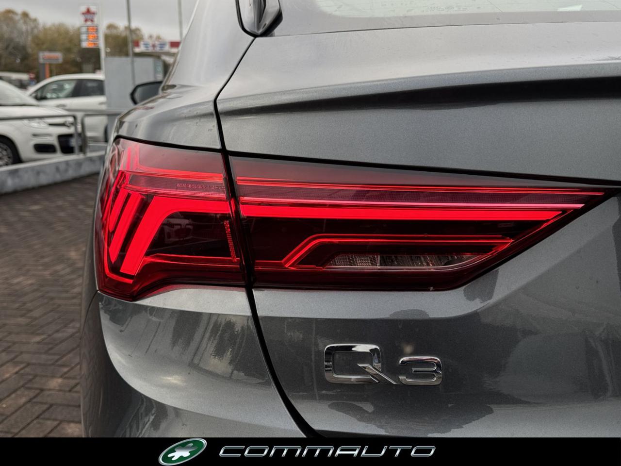 AUDI Q3 SPB 35 TDI S tronic S line edition - 8