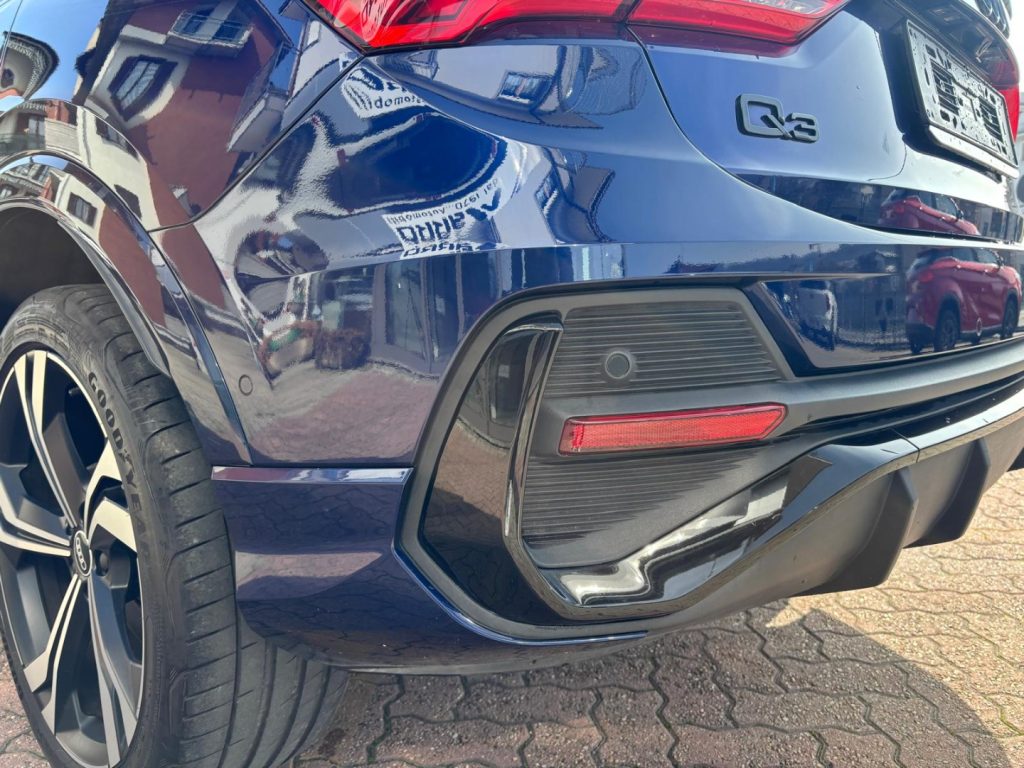 AUDI Q3 SPB 40TDI Quattro Black line TETTO PANORAMA APRI - 4
