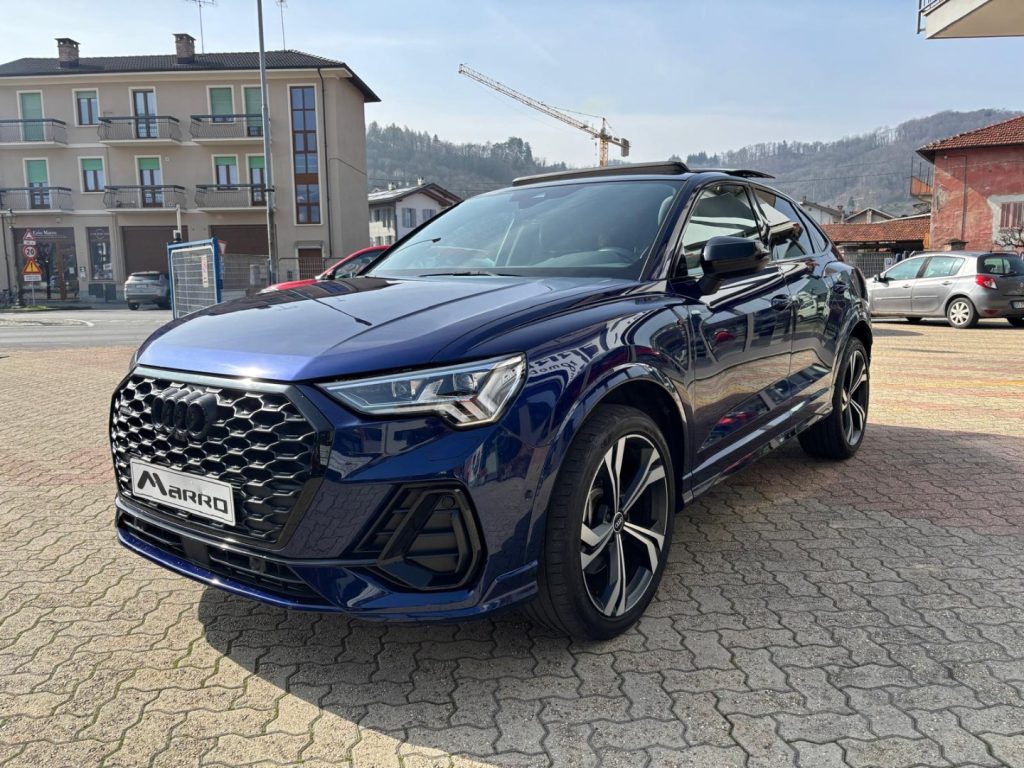 AUDI Q3 SPB 40TDI Quattro Black line TETTO PANORAMA APRI - 8