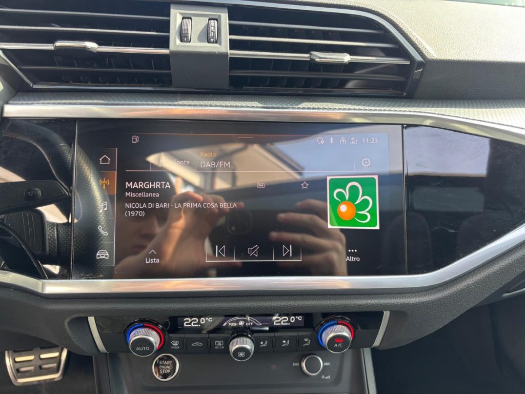 AUDI Q3 SPB 40TDI Quattro Black line TETTO PANORAMA APRI - 17