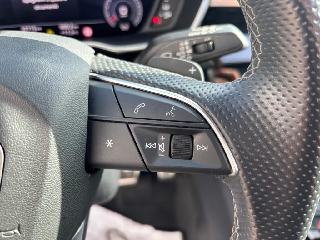 AUDI Q3 SPB 40TDI Quattro Black line TETTO PANORAMA APRI - 21