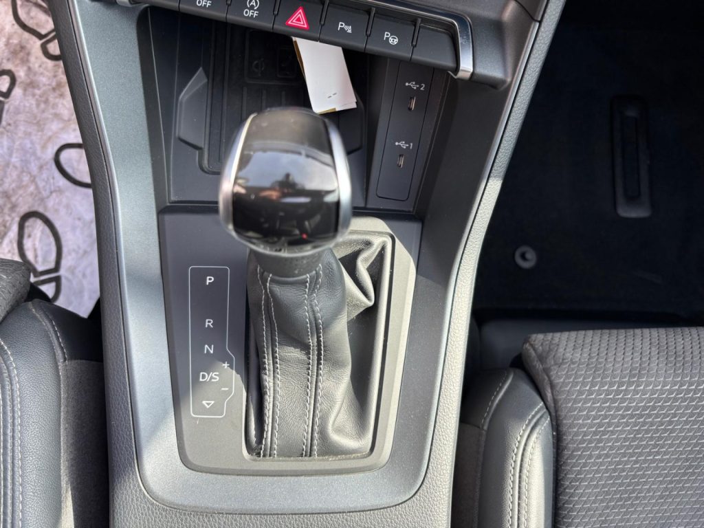 AUDI Q3 SPB 40TDI Quattro Black line TETTO PANORAMA APRI - 24