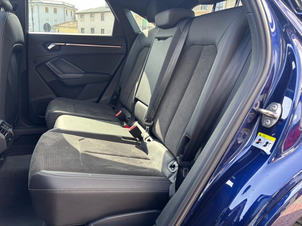 AUDI Q3 SPB 40TDI Quattro Black line TETTO PANORAMA APRI - 26