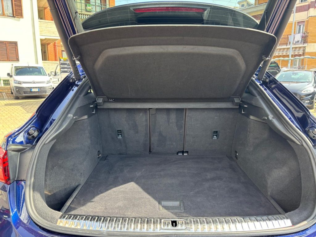 AUDI Q3 SPB 40TDI Quattro Black line TETTO PANORAMA APRI - 28