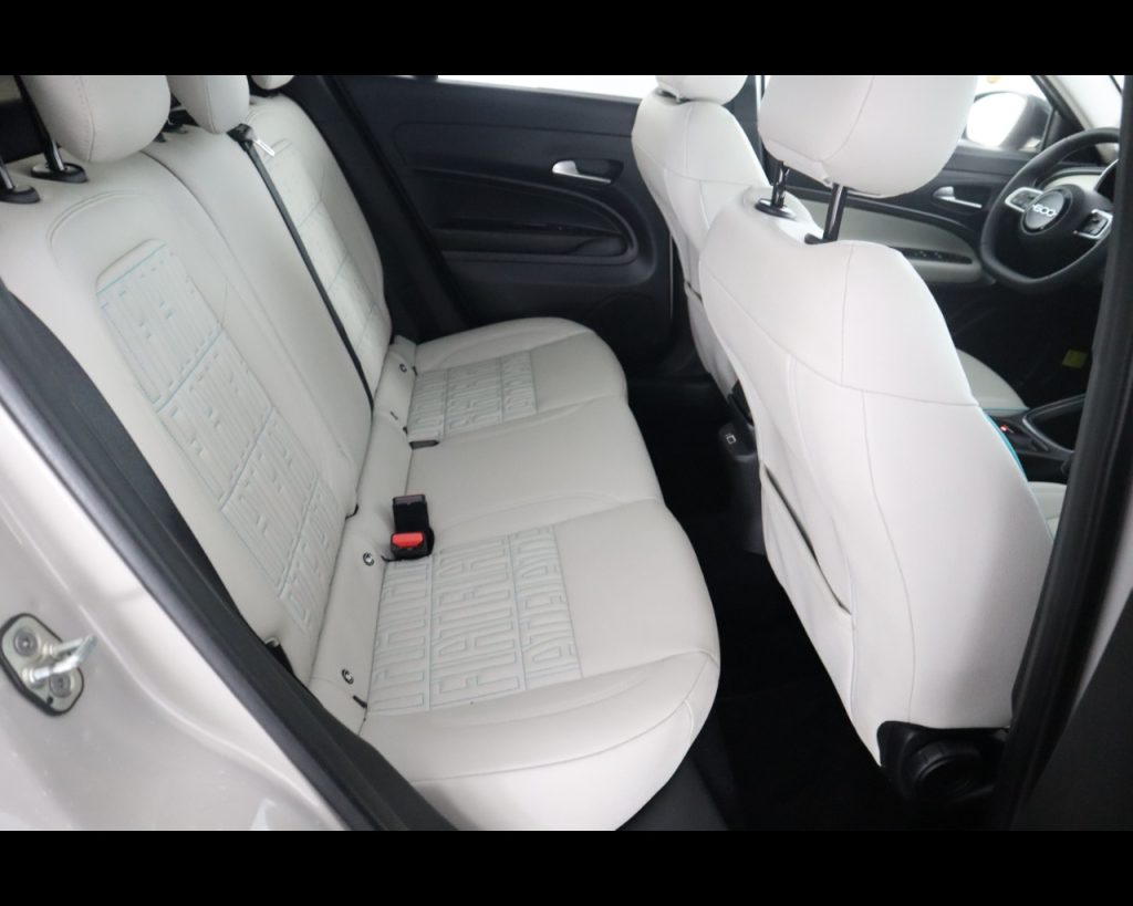 FIAT 600 1.2 hybrid La Prima 110cv auto - 18