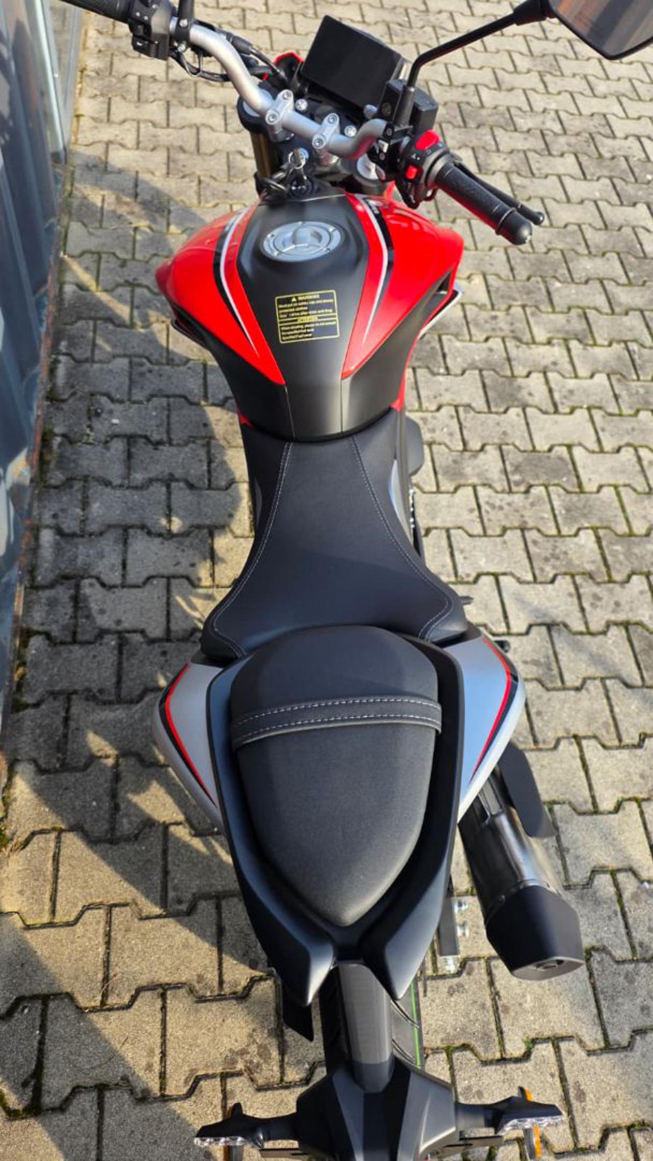 QJ MOTOR SRK 125S 2026 - 4