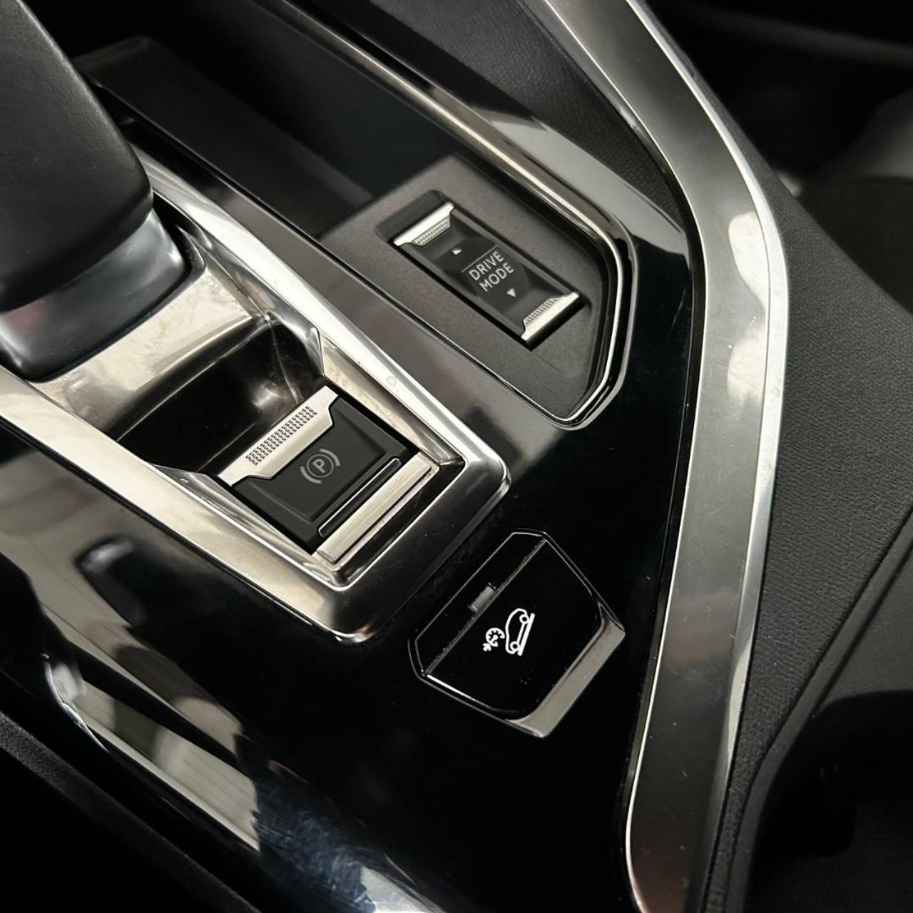 PEUGEOT 3008 Hybrid4 300 e-EAT8 GT Pack TETTO APRIBILE - 30