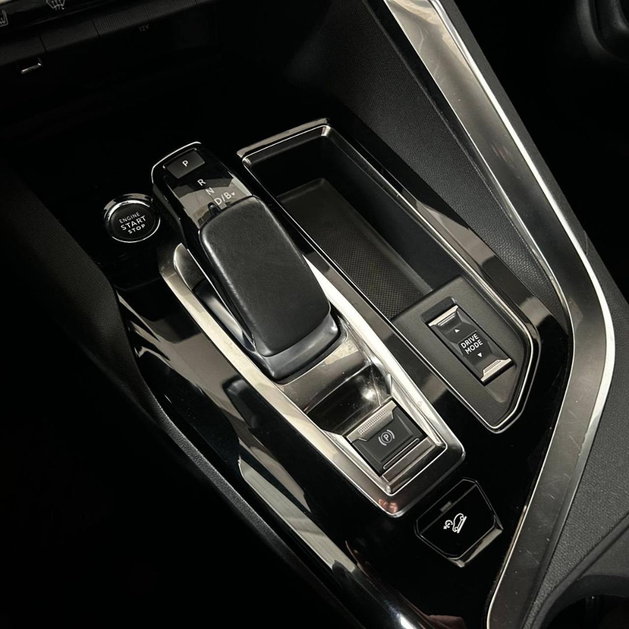 PEUGEOT 3008 Hybrid4 300 e-EAT8 GT Pack TETTO APRIBILE - 28