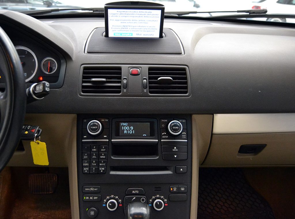 VOLVO XC90 D5 AWD Geartronic 7 Posti Pelle Beige - 8