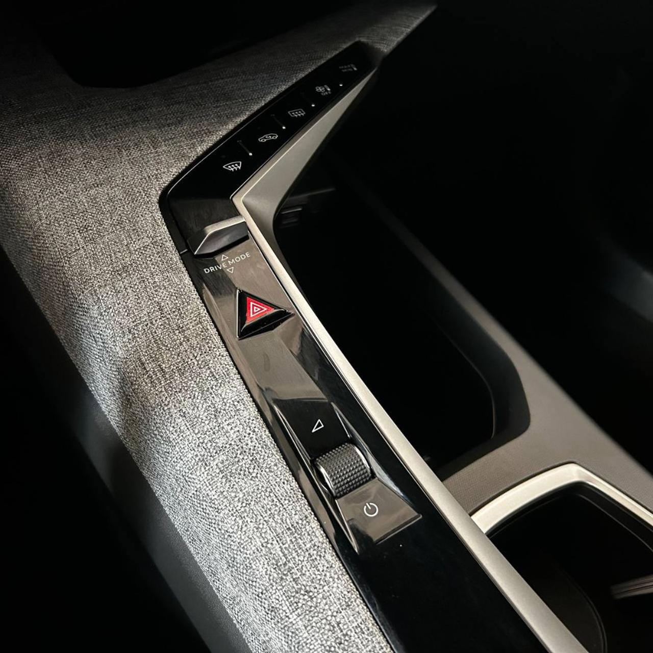 PEUGEOT 5008 Hybrid 145 e-DCS6 Allure - 24