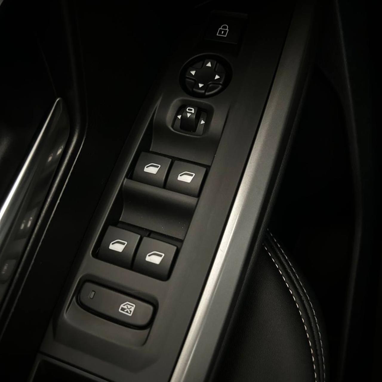 PEUGEOT 5008 Hybrid 145 e-DCS6 Allure - 30