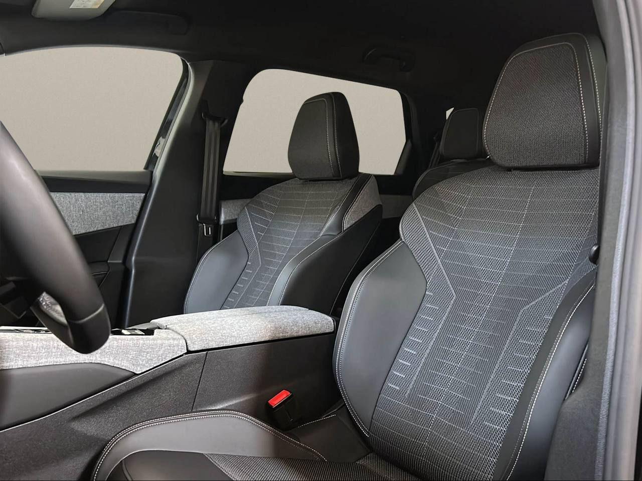 PEUGEOT 5008 Hybrid 145 e-DCS6 Allure - 9