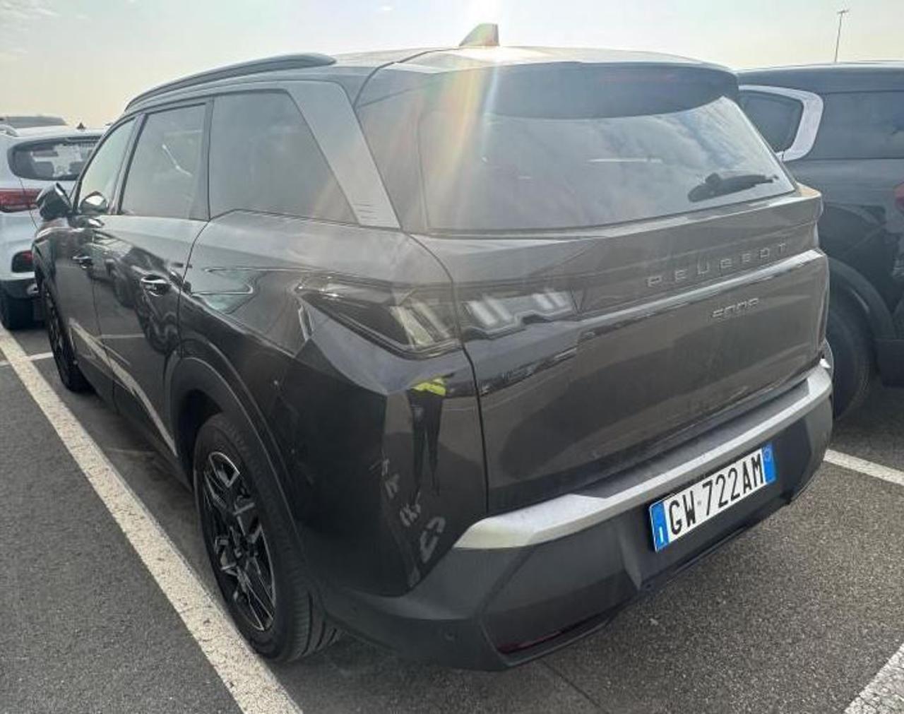 PEUGEOT 5008 Hybrid 145 e-DCS6 Allure - 5