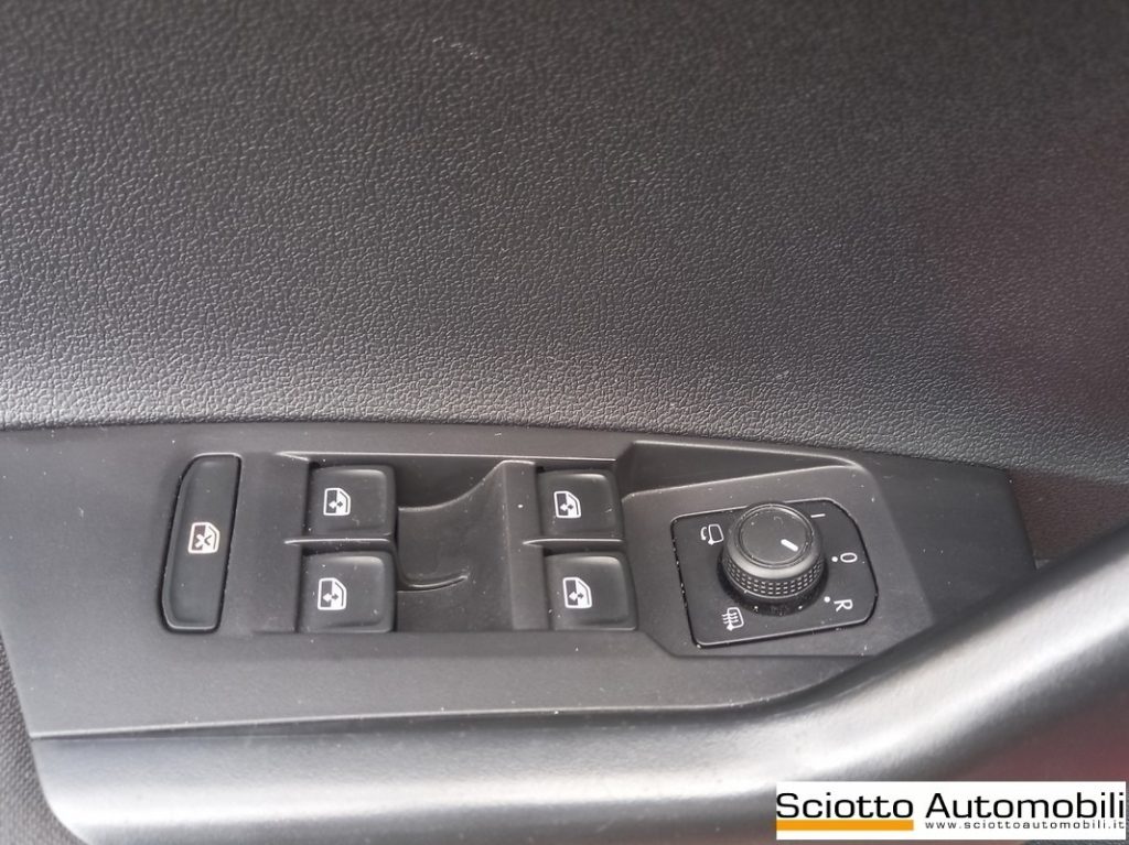 VOLKSWAGEN Polo 1.0 Life - 12