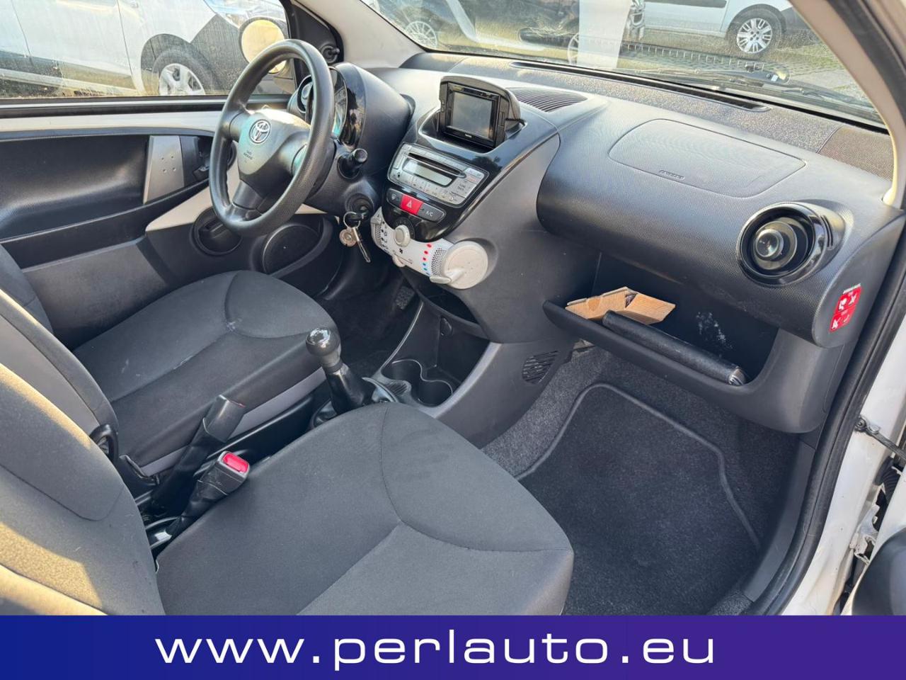 TOYOTA Aygo 1.0 12V VVT-i 5 porte Cool Soda Connect - 12