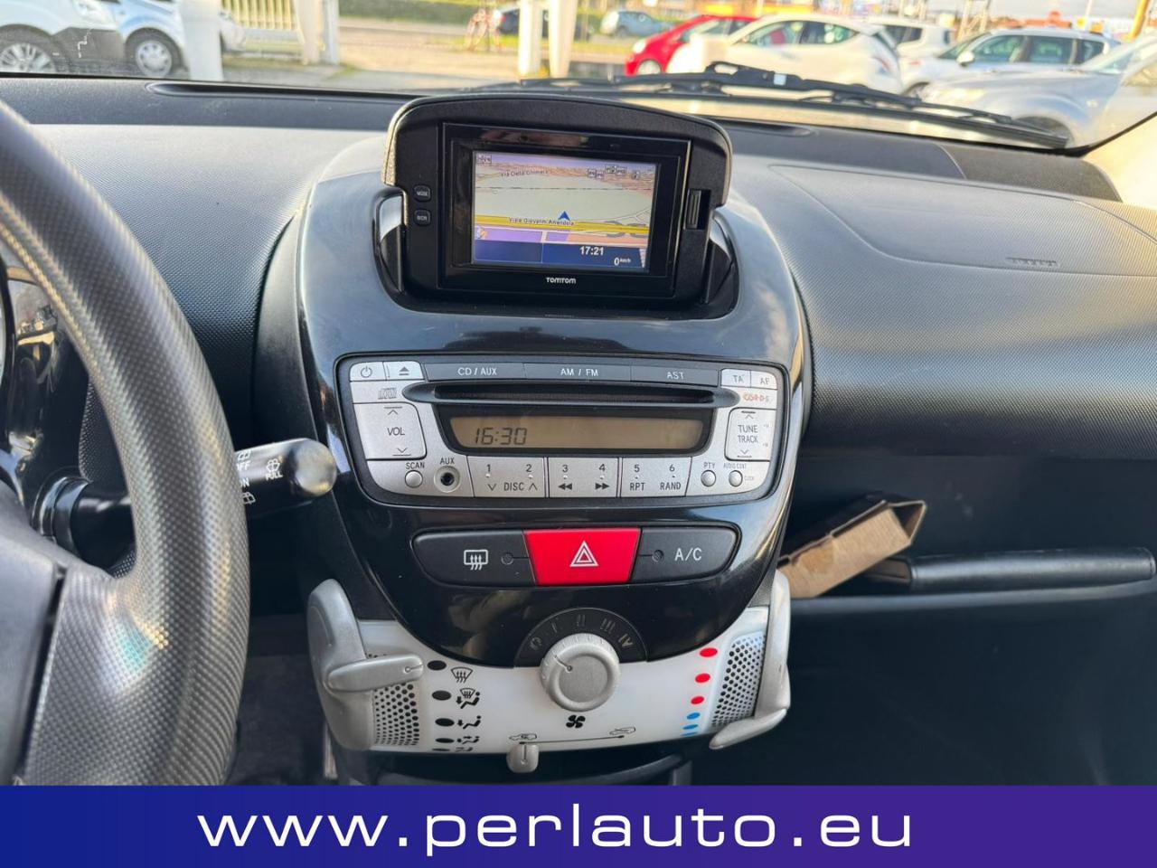 TOYOTA Aygo 1.0 12V VVT-i 5 porte Cool Soda Connect - 11