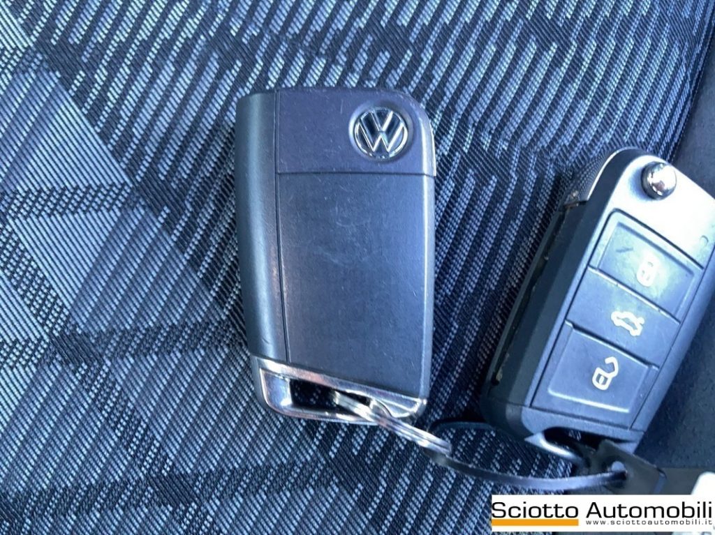 VOLKSWAGEN T-Roc 2.0 TDI SCR R-Line - 19