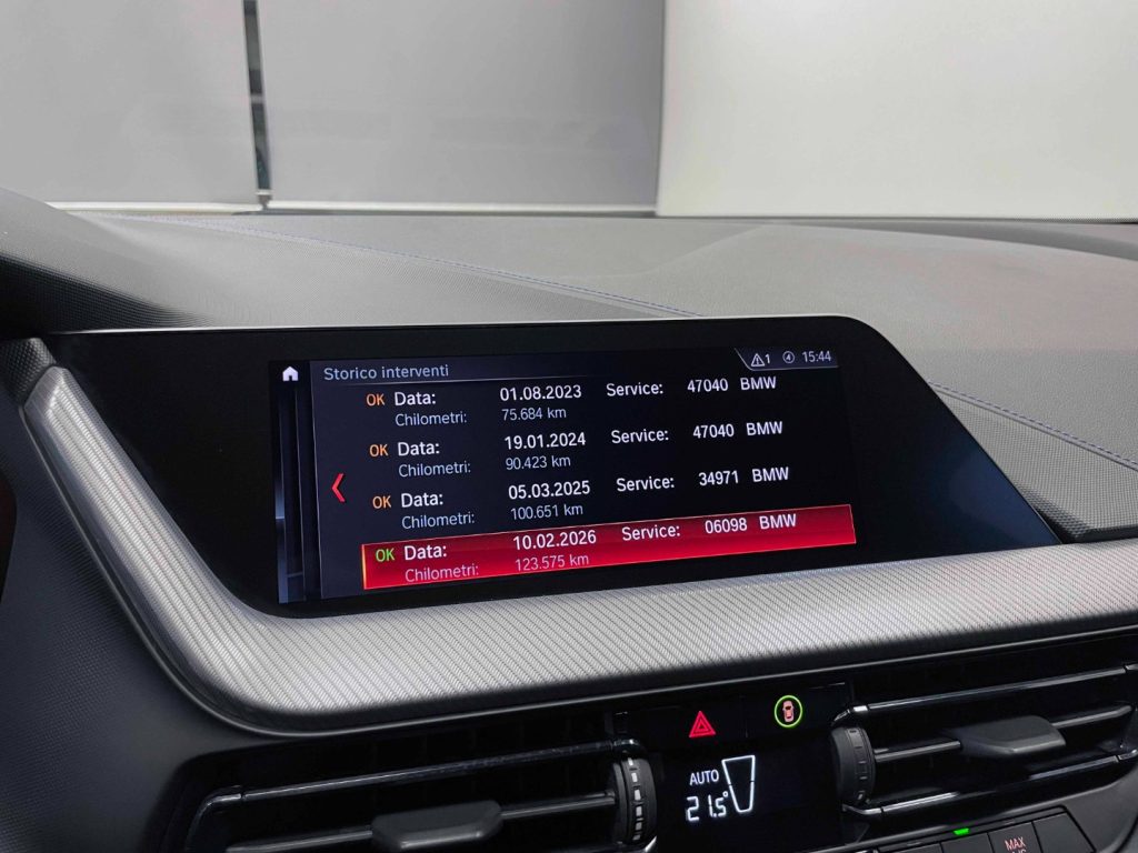 BMW 116 116D MSPORT AUTO - IVA DEDUCIBILE - 27