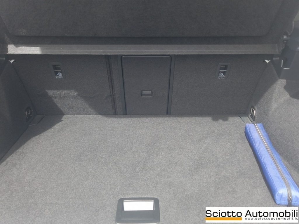 VOLKSWAGEN T-Roc 1.0 TSI Life - 37