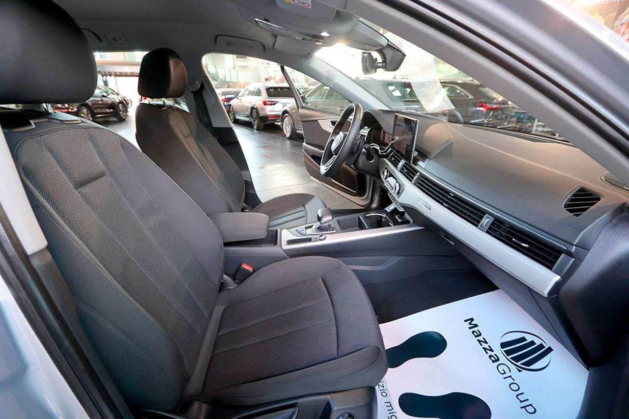 AUDI A4 40 TDI Avant Quattro S-Tronic Business Advanced - 42
