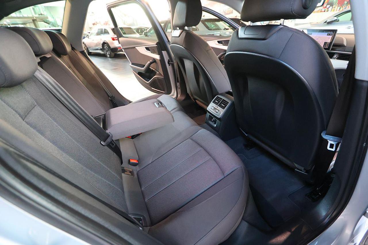 AUDI A4 40 TDI Avant Quattro S-Tronic Business Advanced - 18