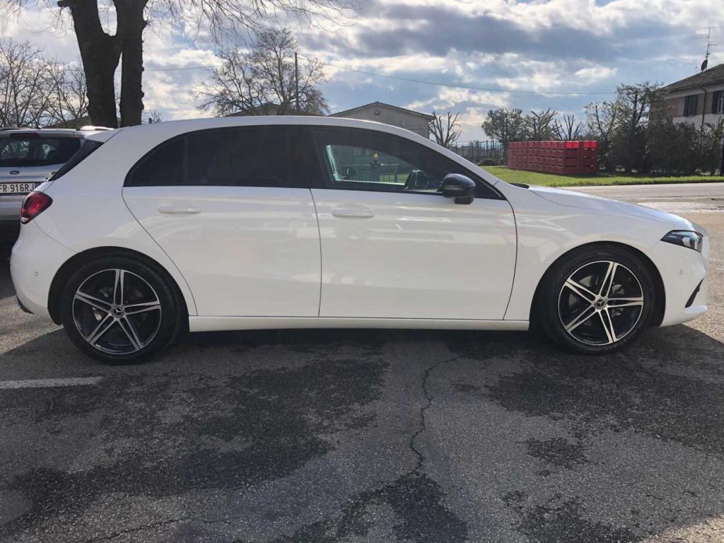 MERCEDES-BENZ A 180 d Automatic Sport - 5