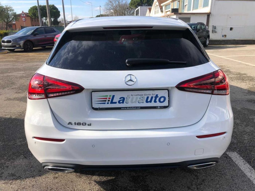 MERCEDES-BENZ A 180 d Automatic Sport - 9