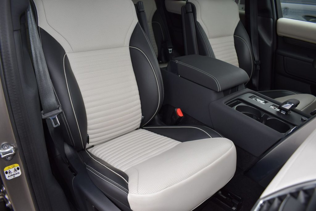 LAND ROVER Discovery 3.0 D I6 249PS R-Dynamic SE AWD auto. - 14