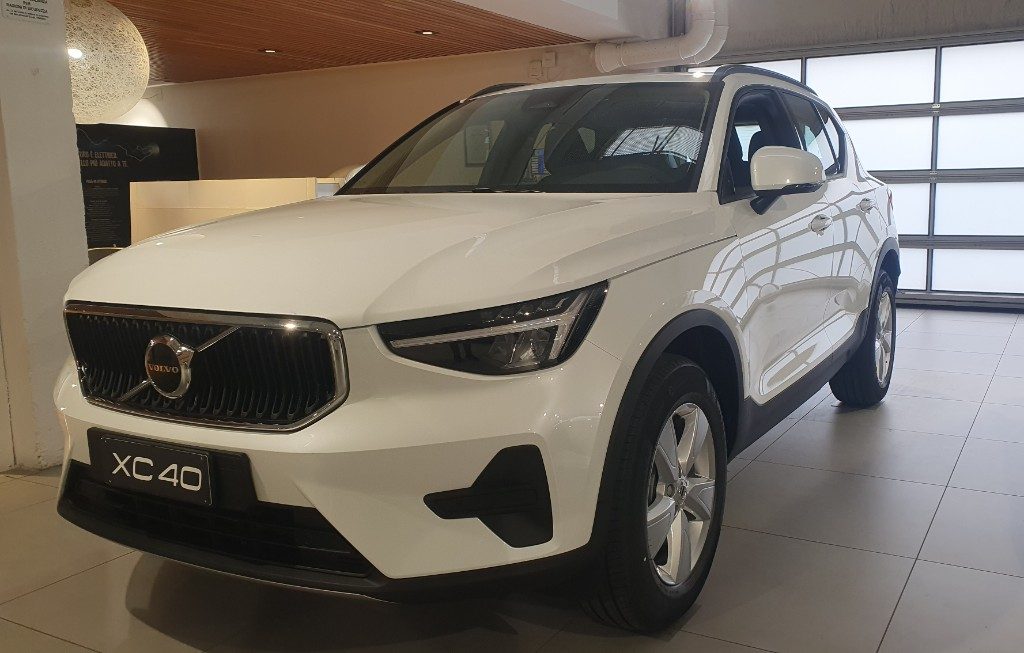 VOLVO XC40 B3 automatico Essential - Foto 1