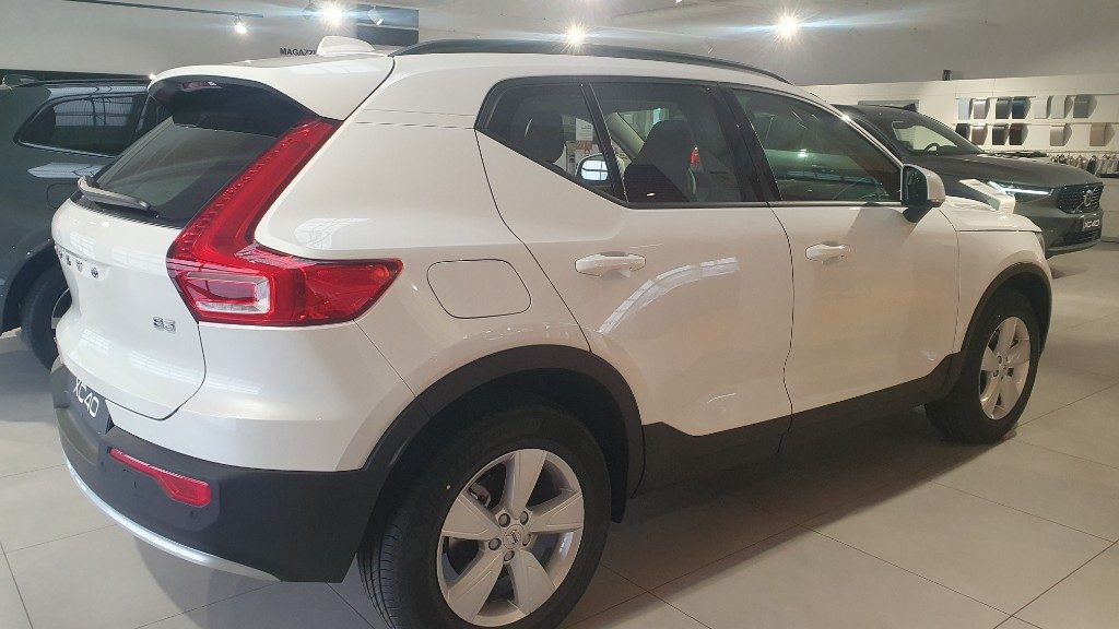 VOLVO XC40 B3 automatico Essential - Foto 3