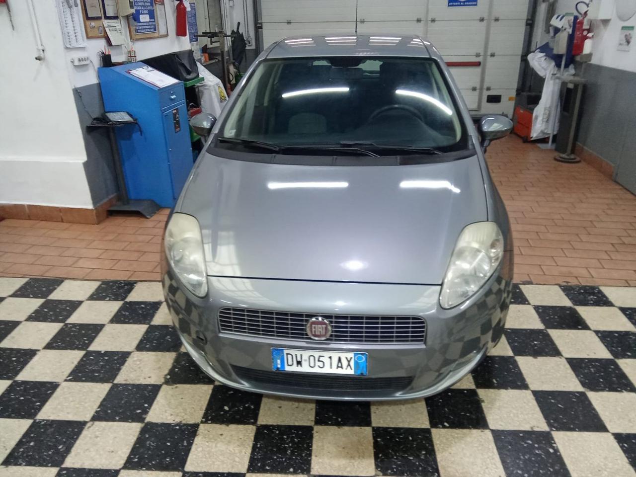FIAT Grande Punto 1.4 5 porte Dynamic Natural Power - 2