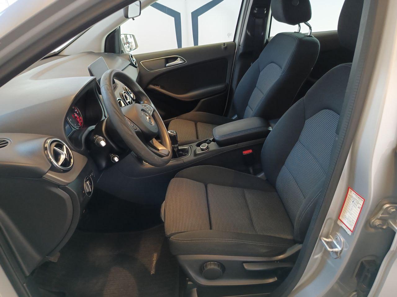 MERCEDES-BENZ B 200 d Sport - 8
