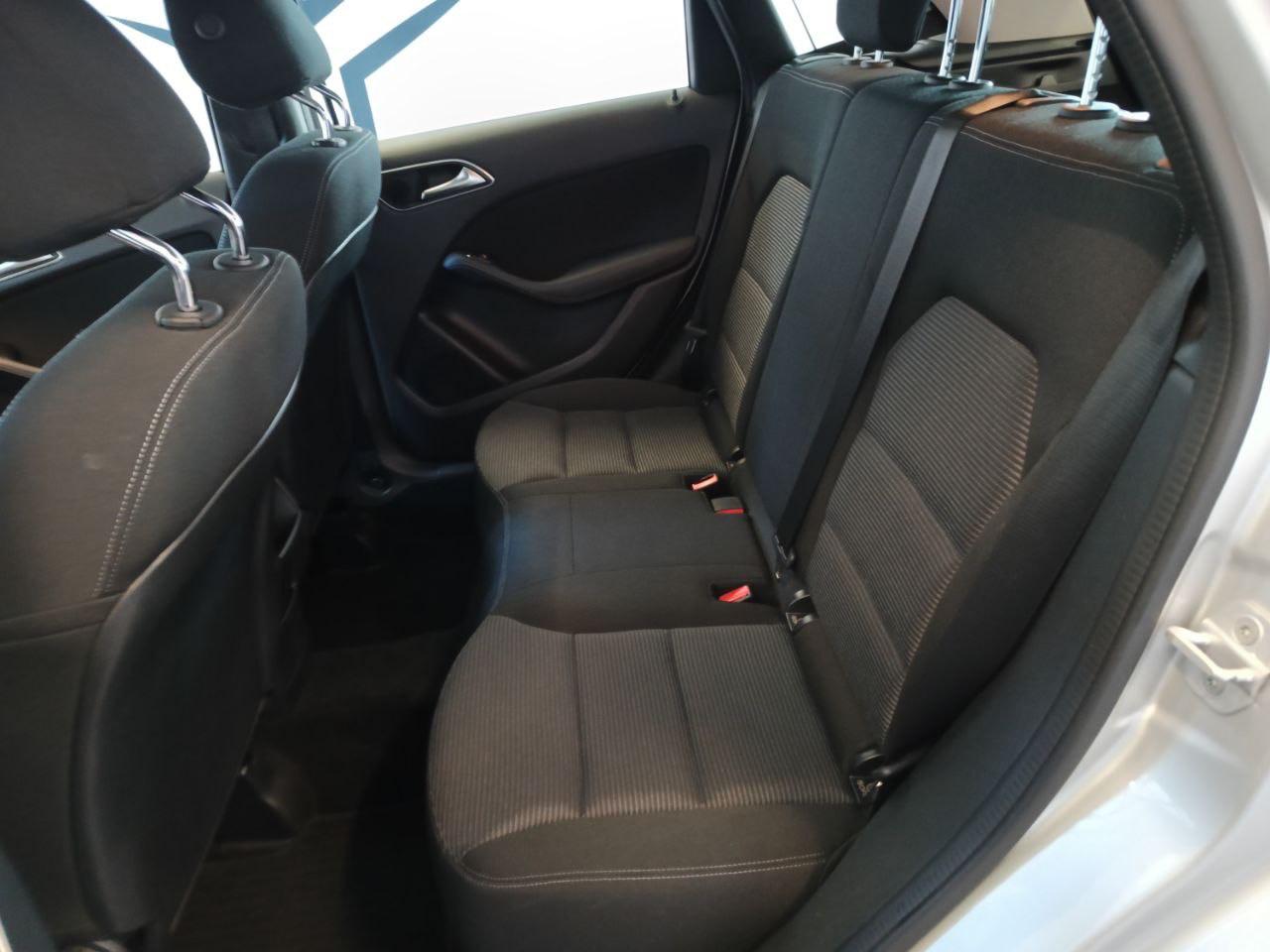 MERCEDES-BENZ B 200 d Sport - 9