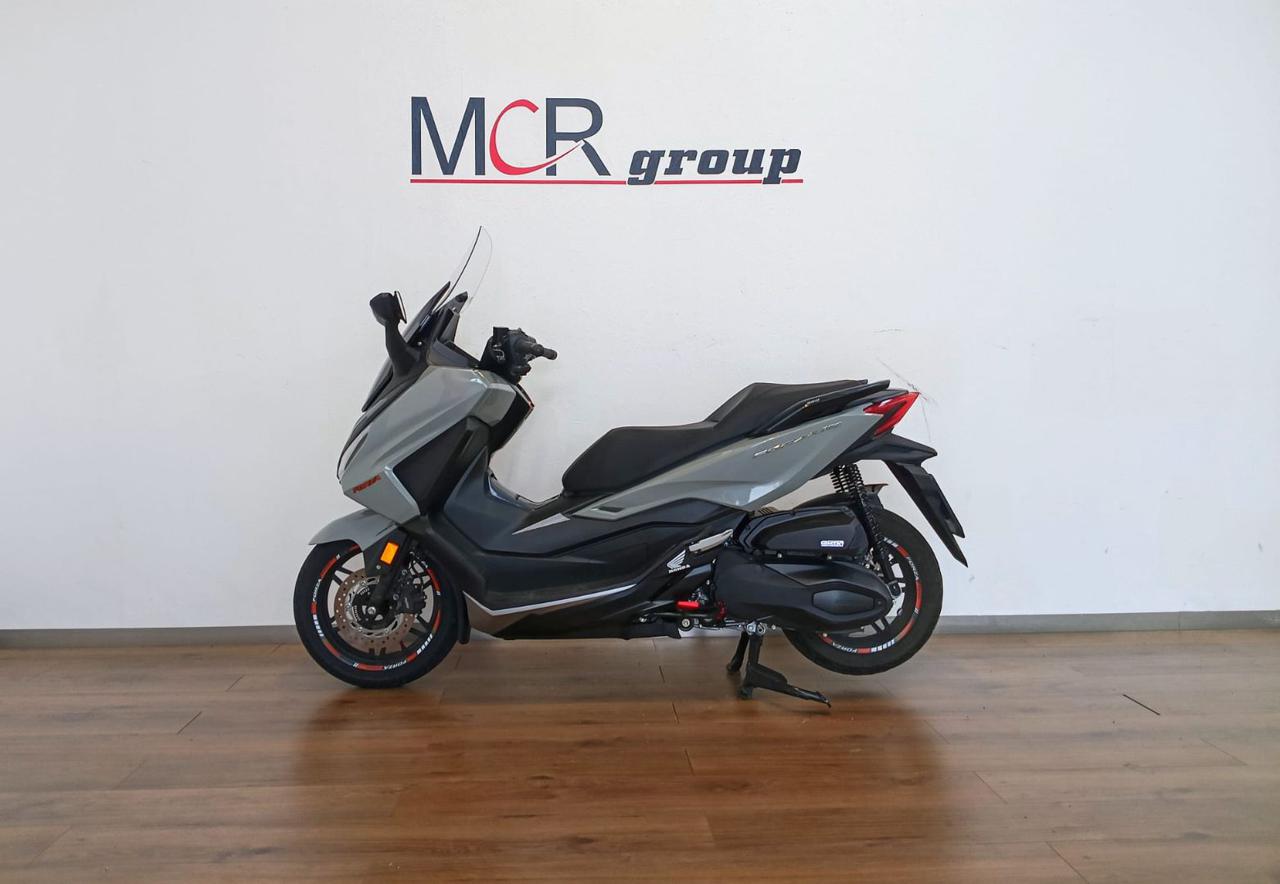 HONDA Forza 350 . - 2