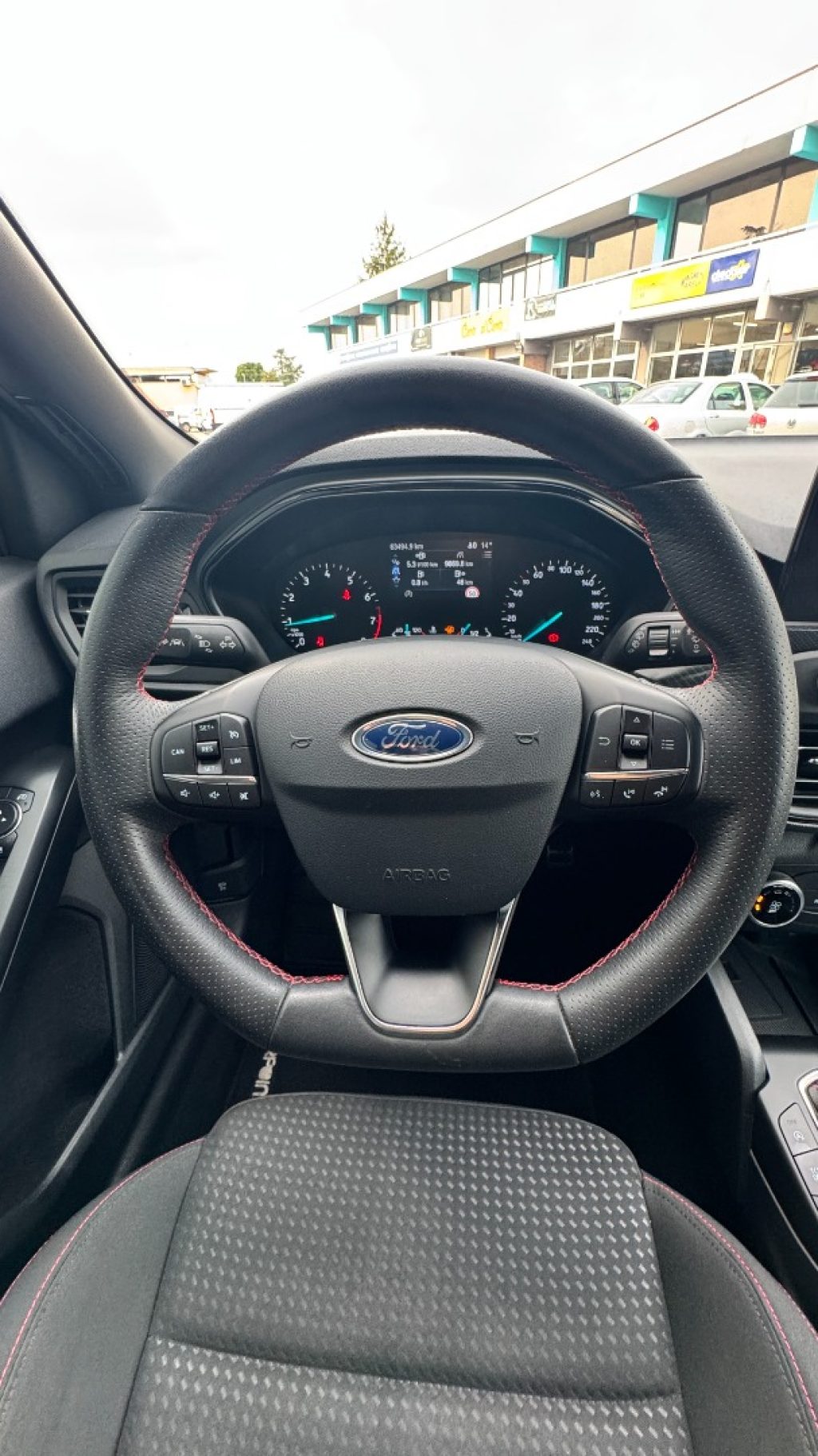 FORD Focus 1.0 EcoBoost 125 CV 5p. ST-Line - 28