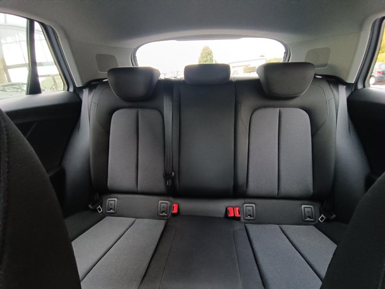 AUDI Q2 1.6 TDI Business - 4