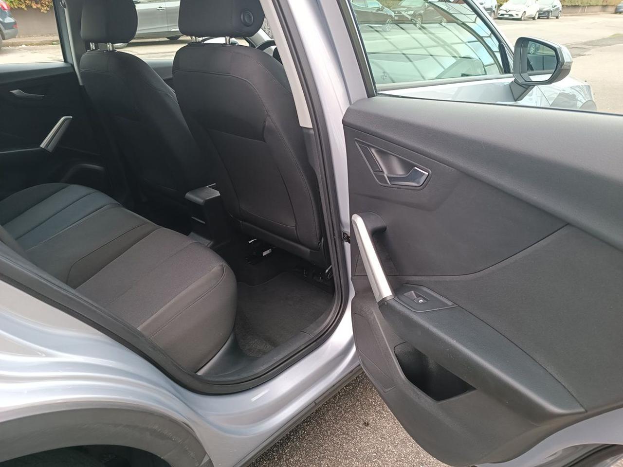 AUDI Q2 1.6 TDI Business - 13