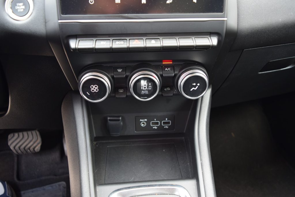 RENAULT Captur Full Hybrid E-Tech 145 CV - 9