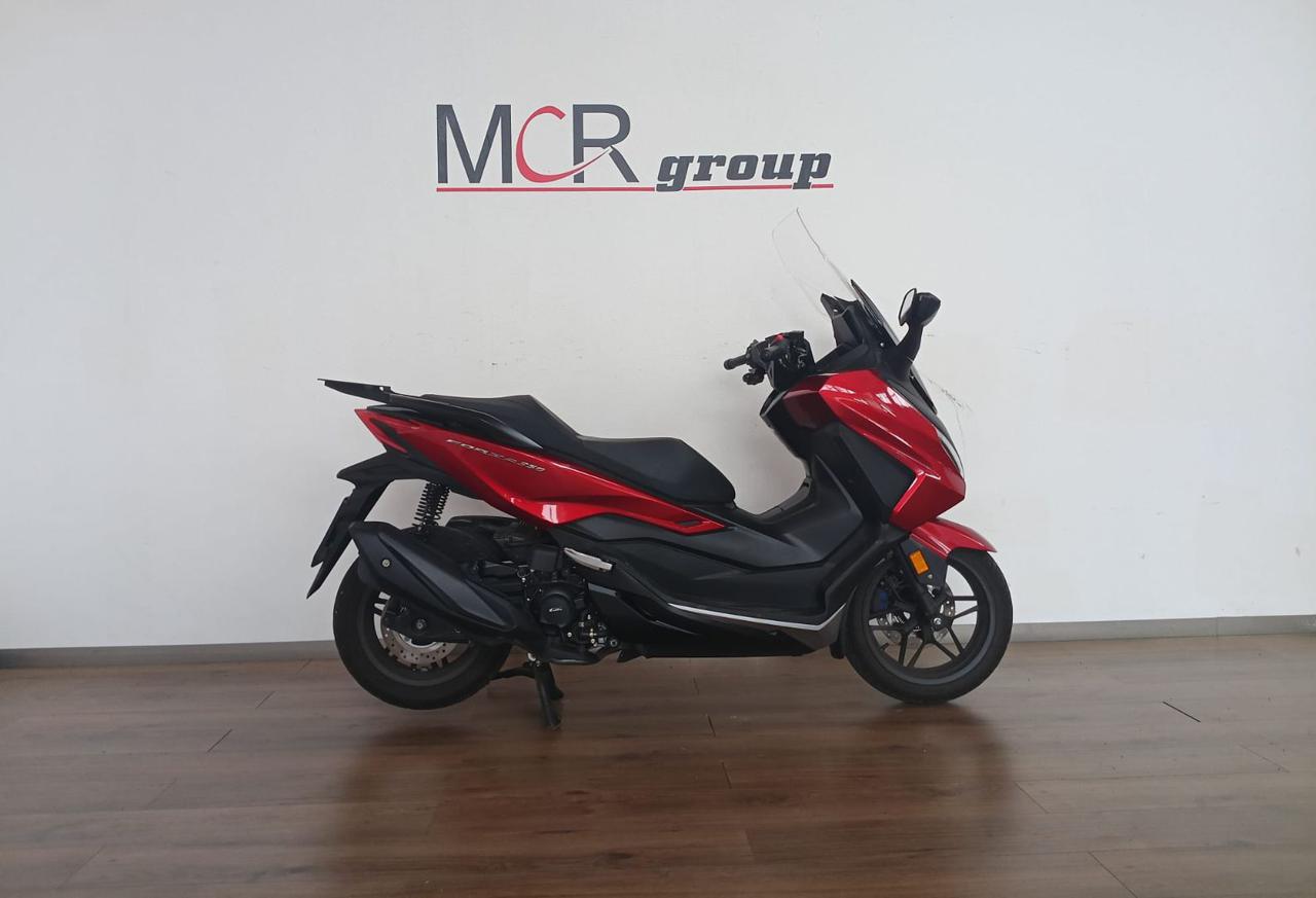 HONDA Forza 350 . - 2