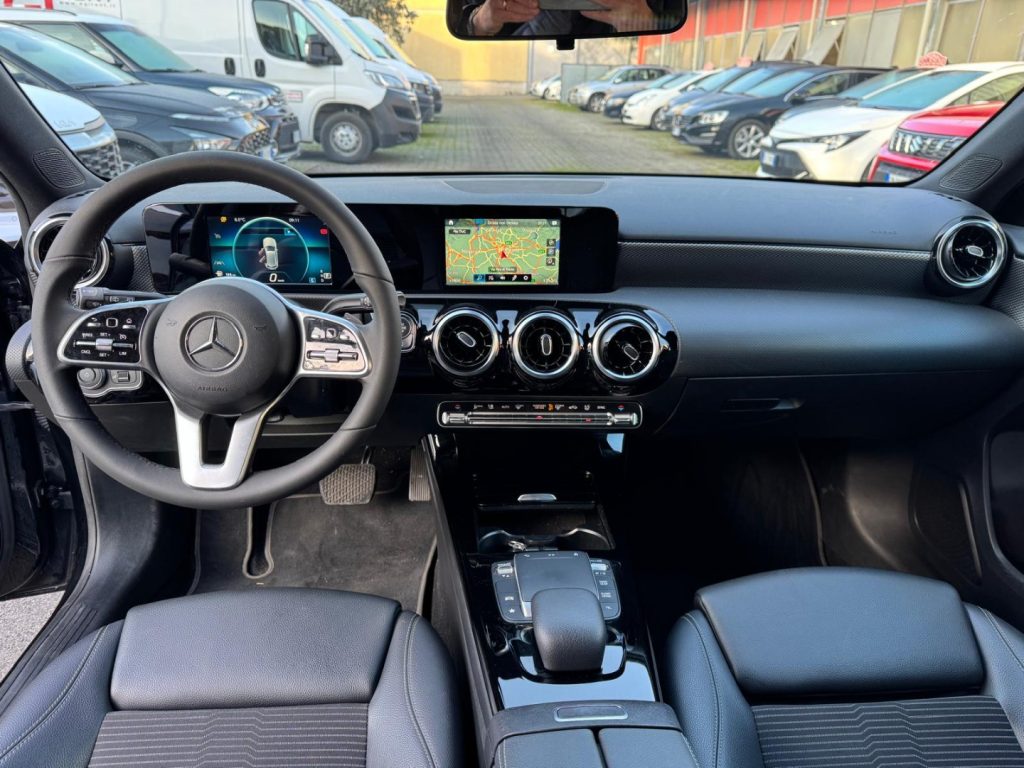 MERCEDES-BENZ A 180 D AUTOMATICA SPORT - 9