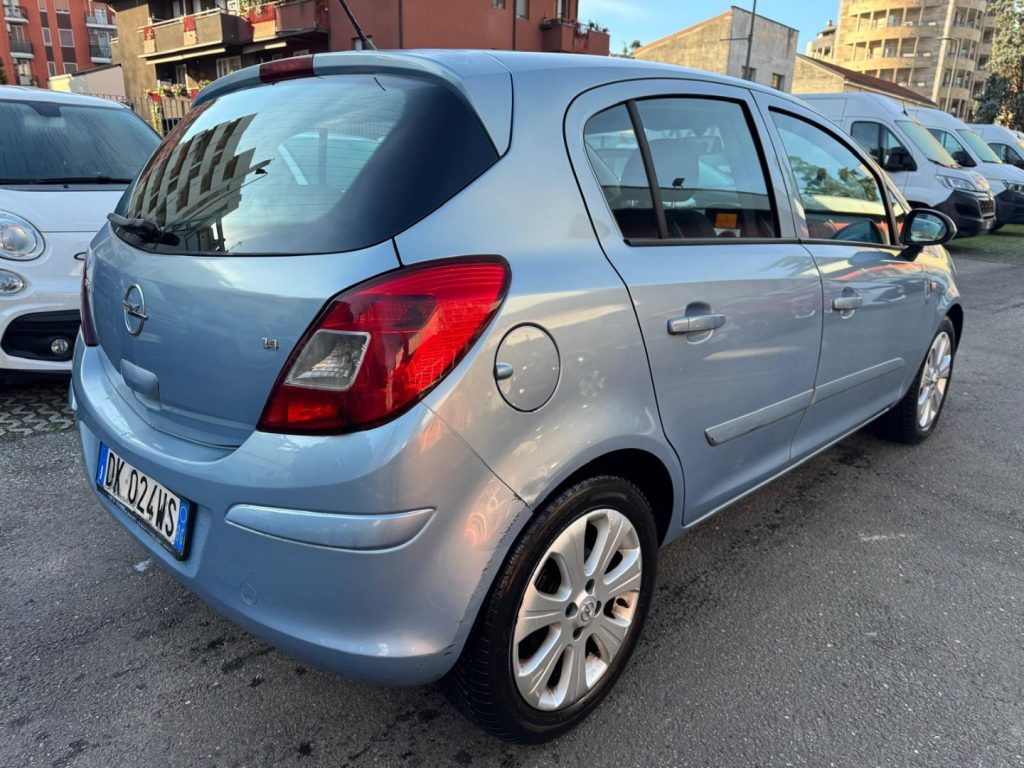 OPEL Corsa 1.4 16V 5 PORTE COSMO - 4
