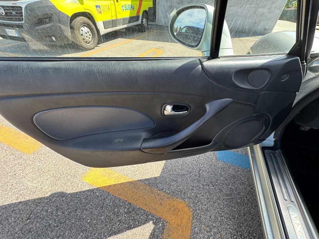 MAZDA MX-5 1.6i 16V cat Twins - 37