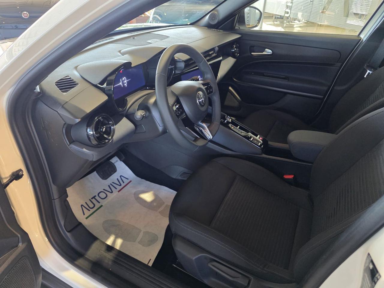 ALFA ROMEO Junior 1.2 136 CV Hybrid eDCT6 - 7