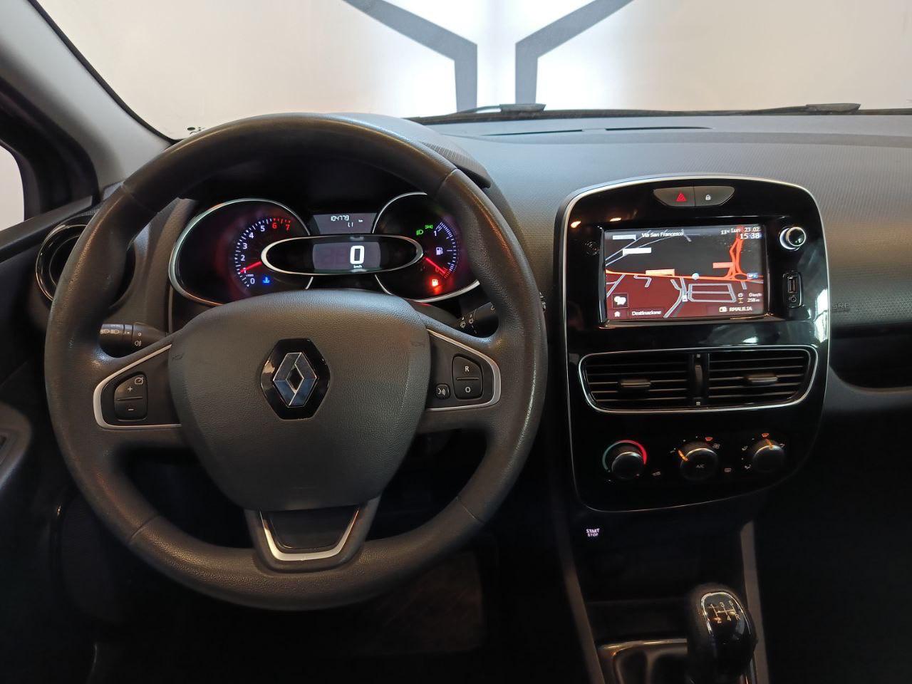 RENAULT Clio 1.2 75CV 5 porte Intens - 11