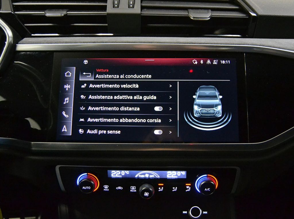 AUDI Q3 SPB 40 TFSI S tronic Quattro edition S-line ** - 7