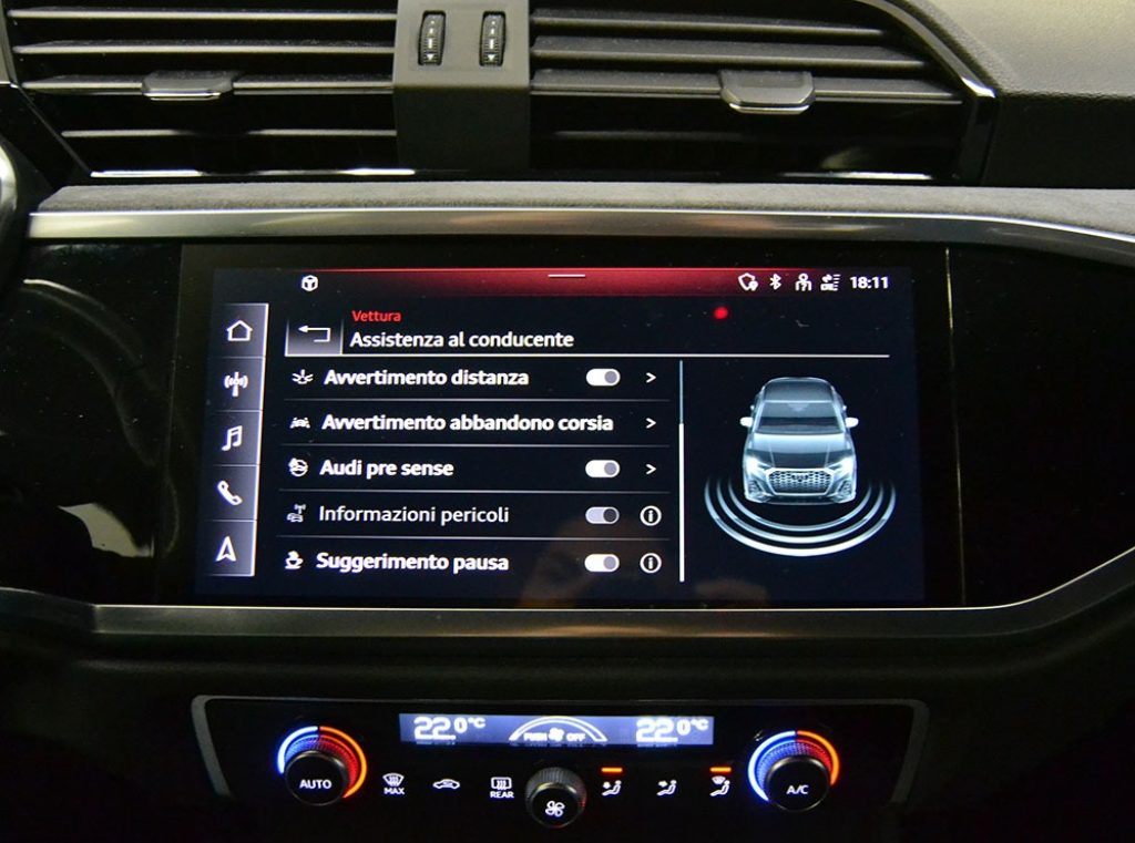 AUDI Q3 SPB 40 TFSI S tronic Quattro edition S-line ** - 8